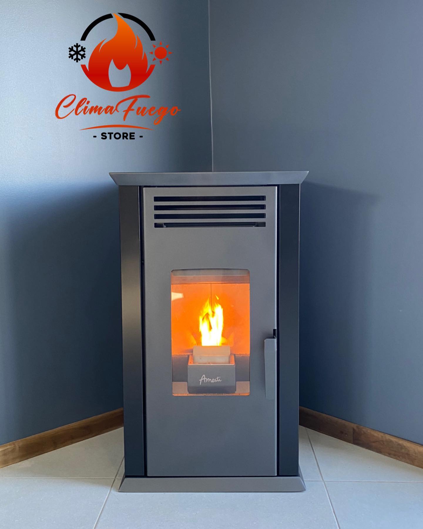 Estufa a pellet Amesti instalada y encendida